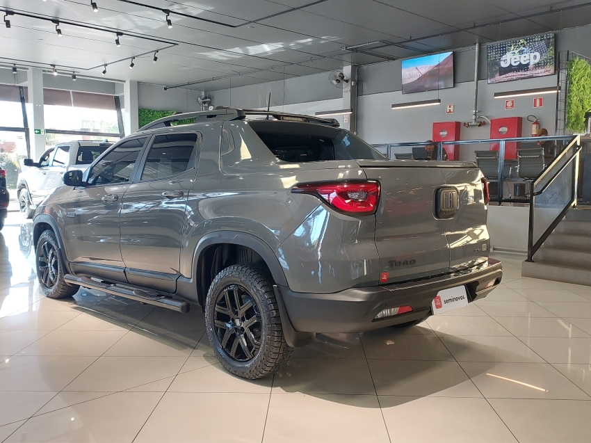 fiat toro 2.0 16v turbo diesel ultra 4wd at9 4p automatico 2023