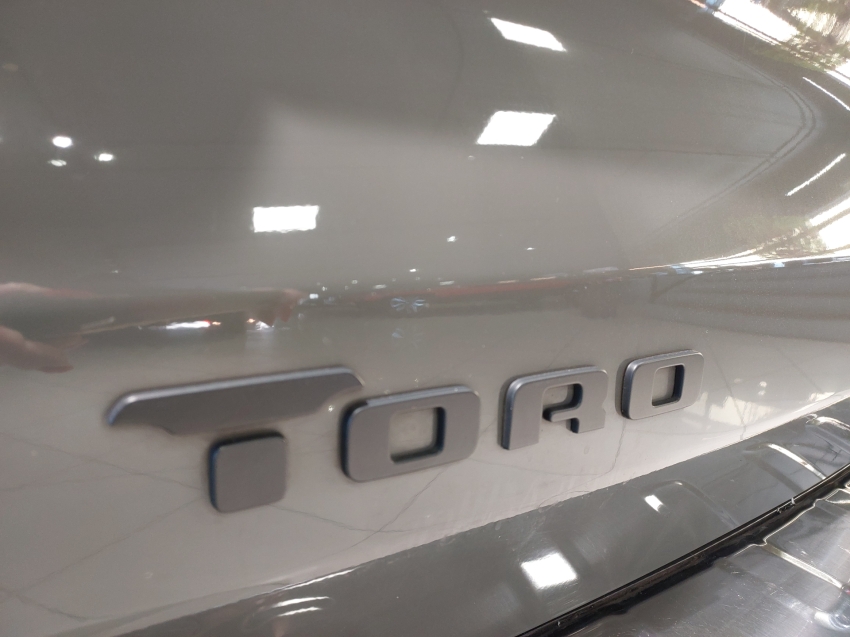 fiat toro 2.0 16v turbo diesel ultra 4wd at9 4p automatico 2023