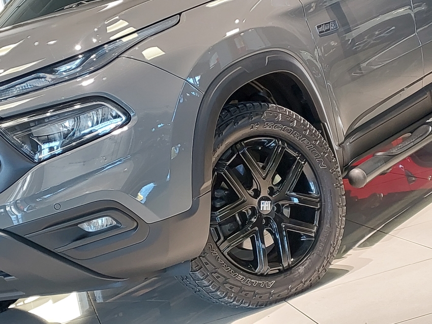 fiat toro 2.0 16v turbo diesel ultra 4wd at9 4p automatico 2023