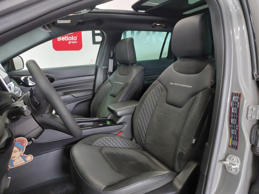 jeep commander 2.0 hurricane 4 turbo gasolina blackhawk at9 4p automatico 2025