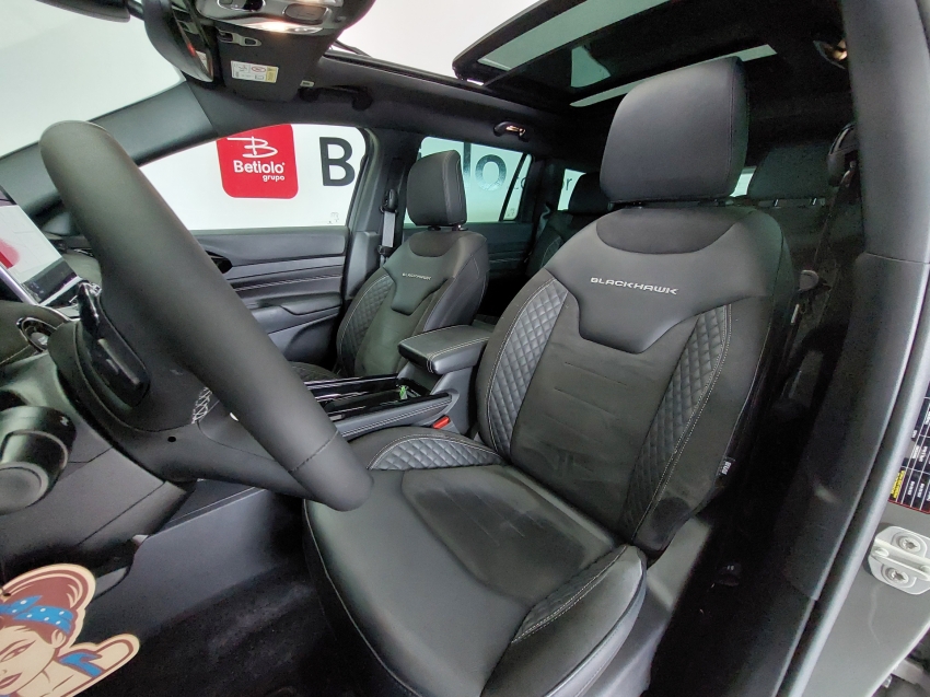 jeep commander 2.0 hurricane 4 turbo gasolina blackhawk at9 4p automatico 2025