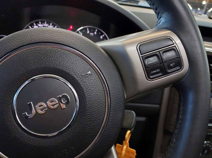 jeep cherokee 3.7 limited 4x4 v6 12v gasolina 4p automatico 2012