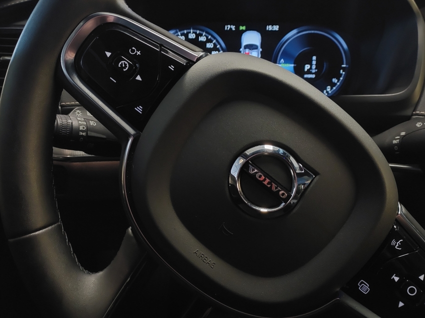 volvo xc90 2.0 t8 hybrid r-design awd geartronic hibrido 4p automatico 2022