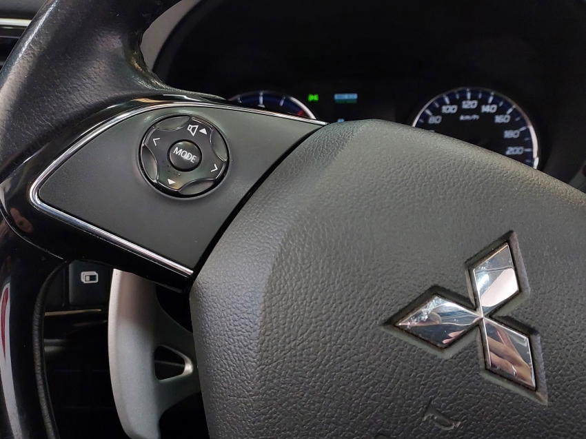mitsubishi outlander 2.2 4x4 16v diesel 4p automatico 2018