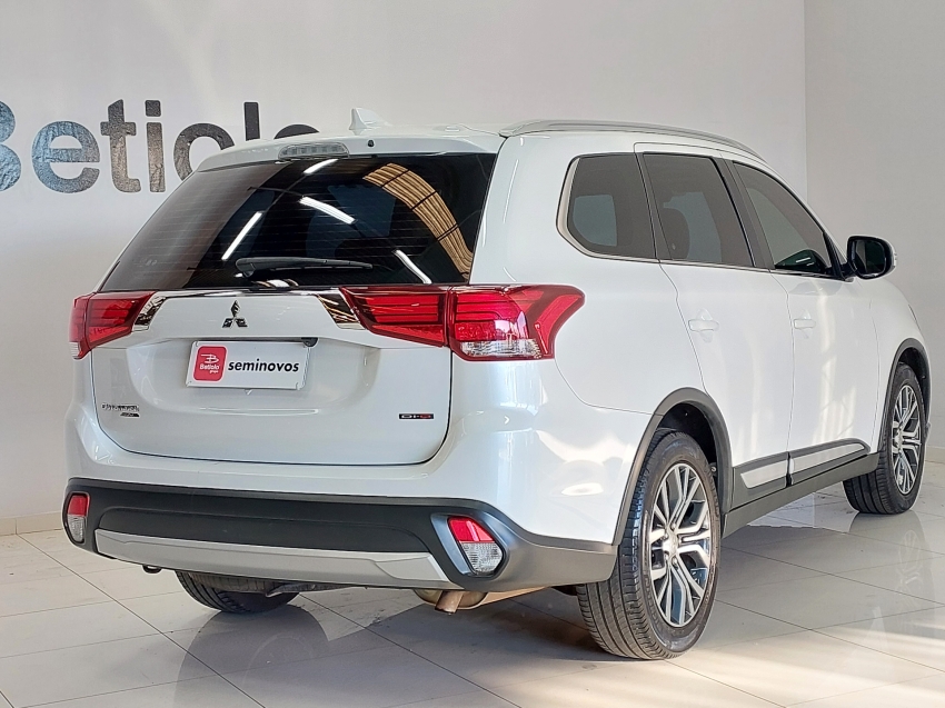mitsubishi outlander 2.2 4x4 16v diesel 4p automatico 2018