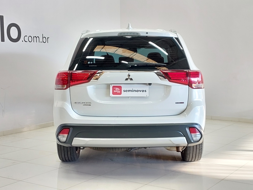 mitsubishi outlander 2.2 4x4 16v diesel 4p automatico 2018