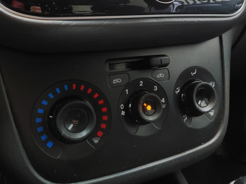 fiat punto 1.6 essence 16v flex 4p automatizado automatico 2013