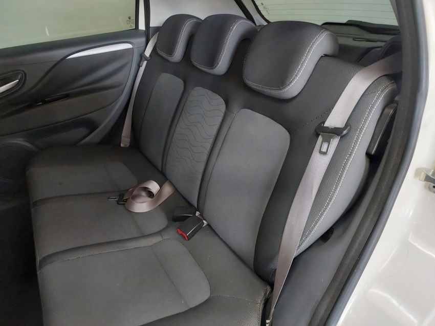 fiat punto 1.6 essence 16v flex 4p automatizado automatico 2013