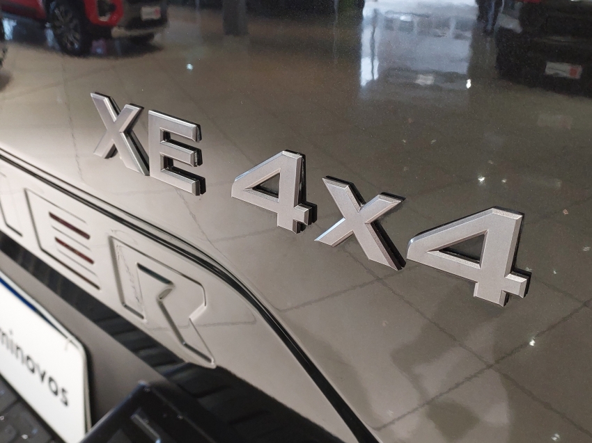 nissan frontier 2.3 16v turbo diesel xe cd 4x4 automatico 4p 2024