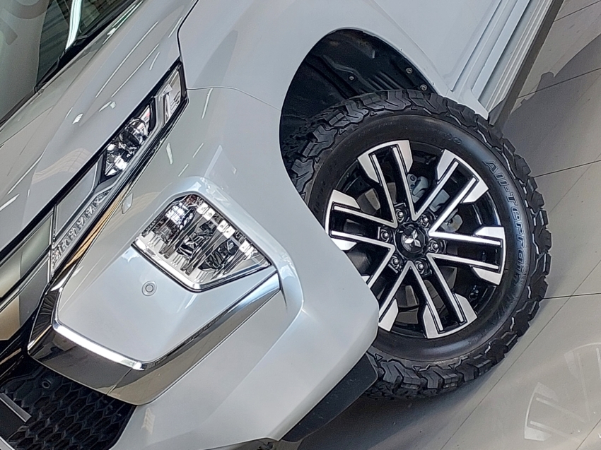mitsubishi pajero sport 2.4 16v mivec turbo diesel hpe-s awd automatico 4p 2023