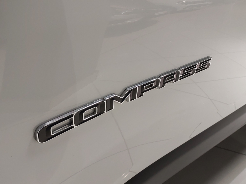 jeep compass 2.0 16v flex longitude automatico 4p 2018