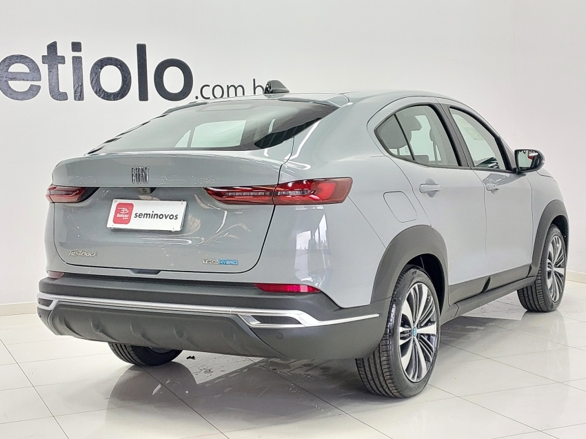 fiat fastback 1.0 turbo 200 hybrid audace cvt hibrido 4p automatico 2025