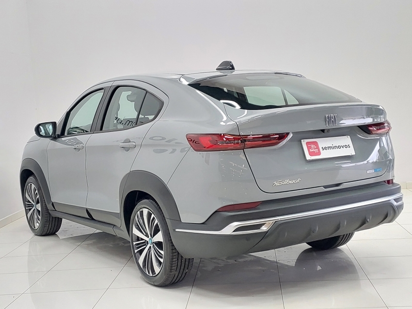 fiat fastback 1.0 turbo 200 hybrid audace cvt hibrido 4p automatico 2025