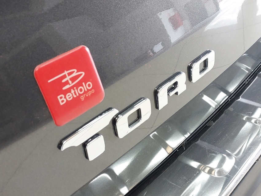 fiat toro 2.0 16v turbo diesel volcano 4wd at9 4p automatico 2025