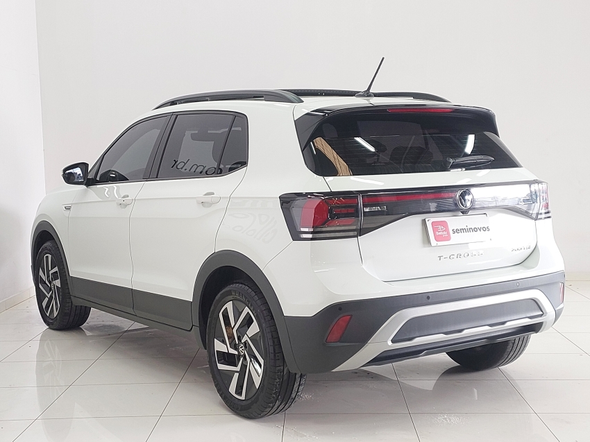 volkswagen t-cross 1.0 200 tsi total flex comfortline automatico 4p 2025