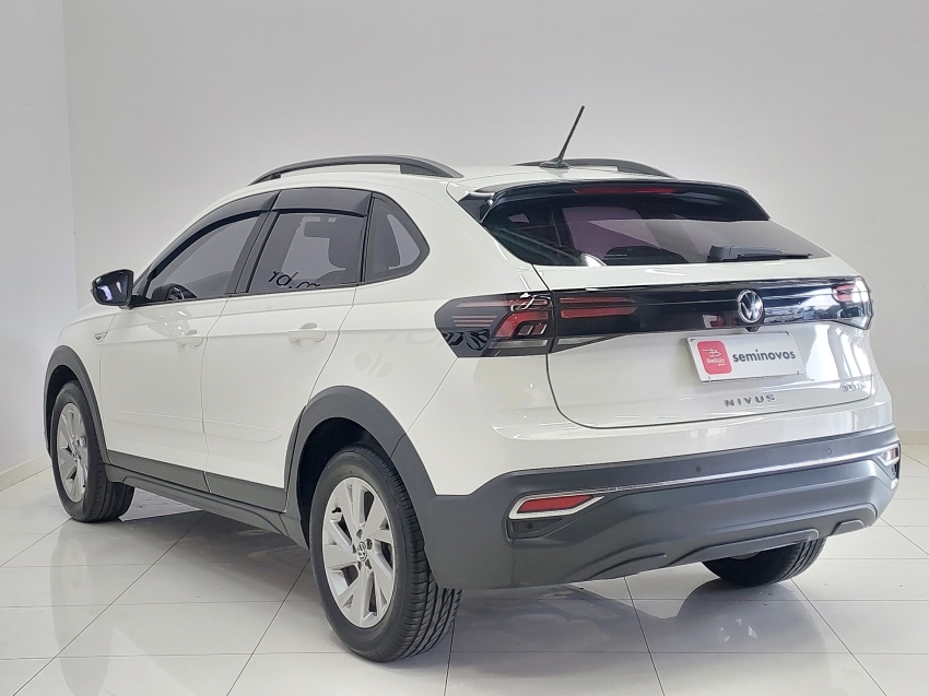 volkswagen nivus 1.0 200 tsi total flex comfortline automatico 4p 2023