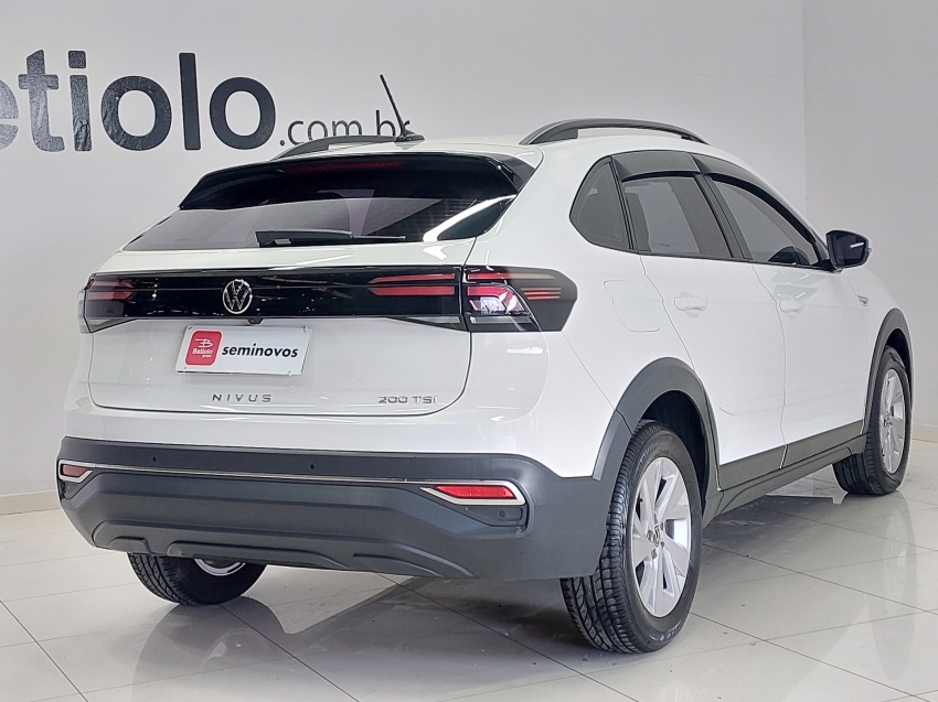 volkswagen nivus 1.0 200 tsi total flex comfortline automatico 4p 2023