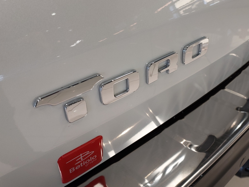 fiat toro 2.0 16v turbo diesel volcano 4wd at9 4p automatico 2025