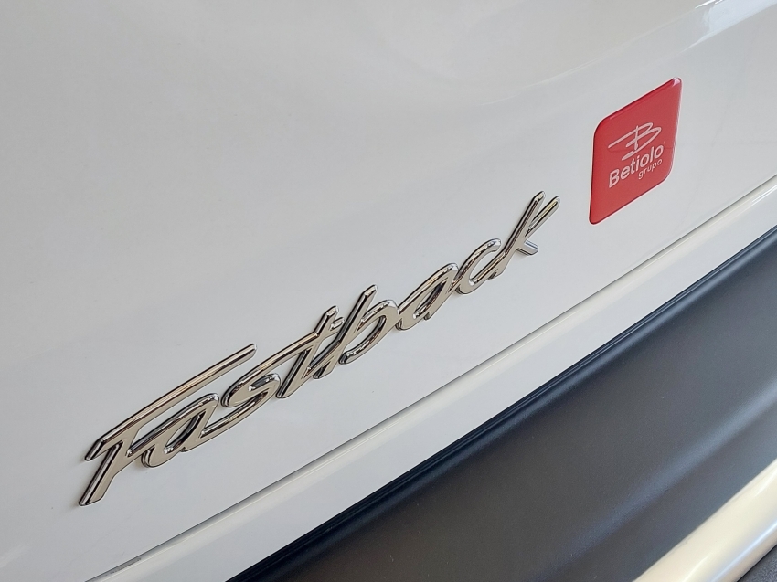 fiat fastback 1.0 turbo 200 hybrid audace cvt hibrido 4p automatico 2025