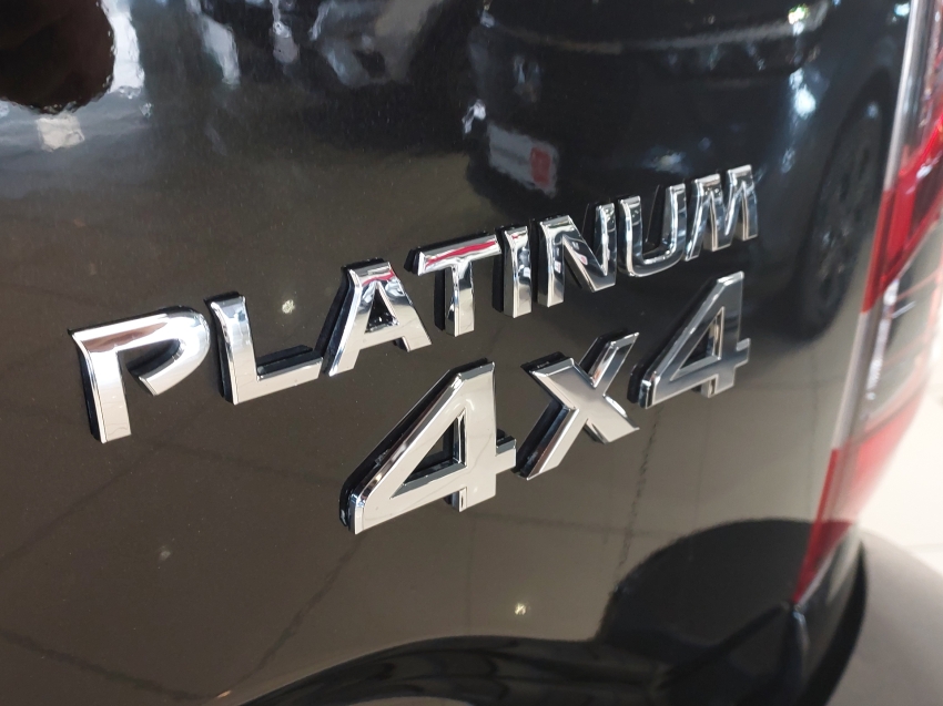 nissan frontier 2.3 16v turbo diesel platinum cd 4x4 automatico 4p 2023