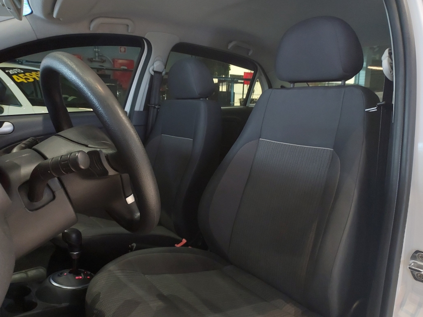 volkswagen voyage 1.6 mi 8v flex 4p automatizado semiautomatico 2013