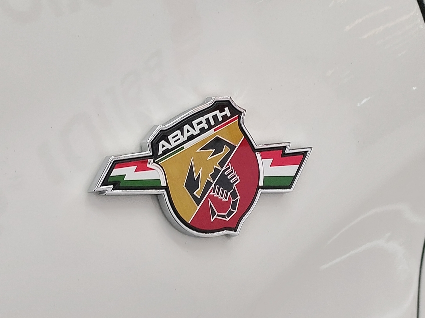 fiat fastback 1.3 turbo 270 flex abarth at6 4p automatico 2026 fiat fastback 1.3 turbo 270 flex abarth at6 4p automatico 2026