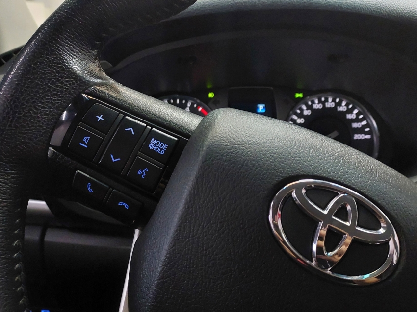 toyota hilux 2.8 d-4d turbo diesel cd srx plus 4x4 automatico 4p 2024