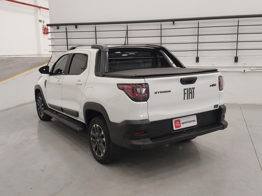 fiat strada 1.0 turbo 200 flex ultra cd cvt 4p automatico 2025