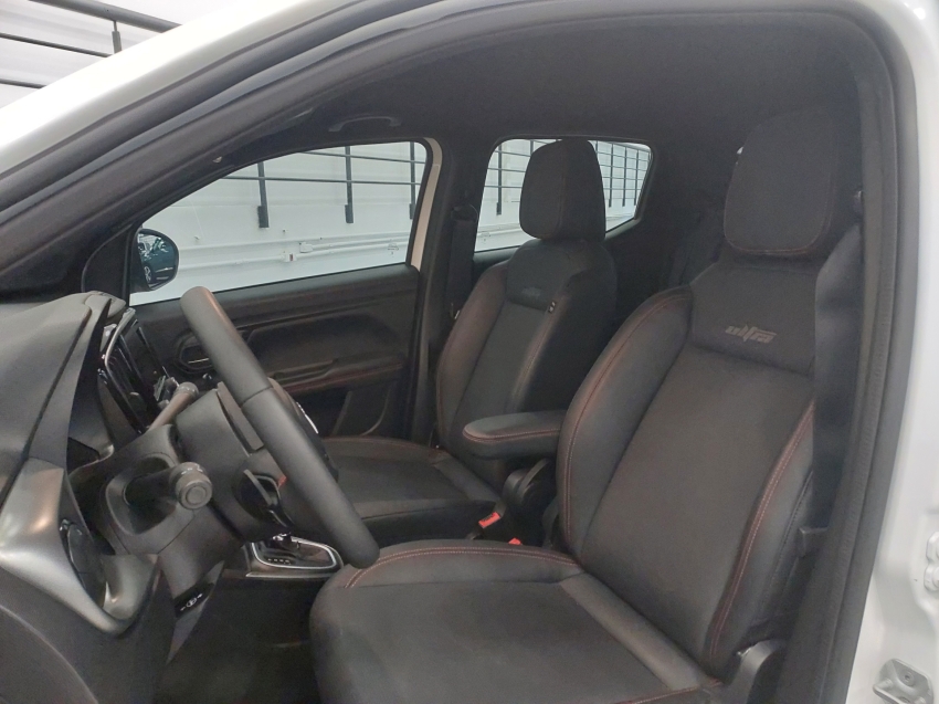 fiat strada 1.0 turbo 200 flex ultra cd cvt 4p automatico 2025