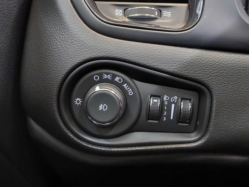 jeep renegade 1.3 t270 turbo flex sahara at6 4p automatico 2025