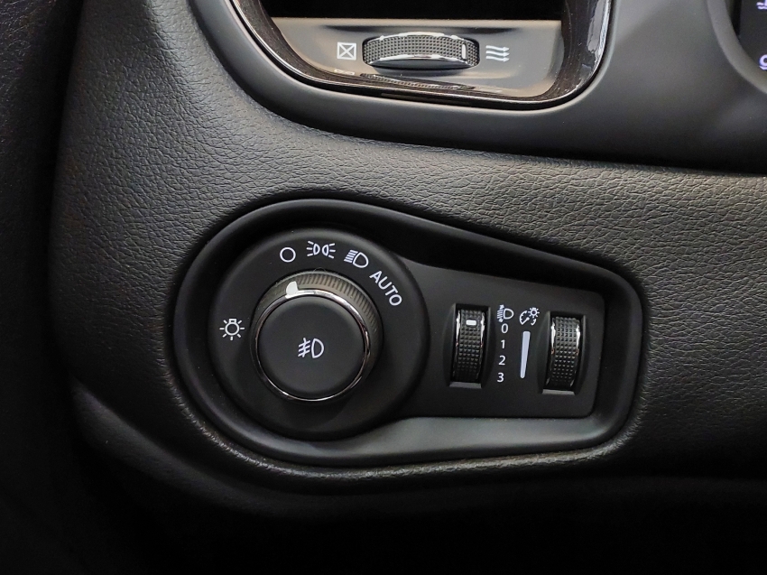 jeep renegade 1.3 t270 turbo flex sahara at6 4p automatico 2025