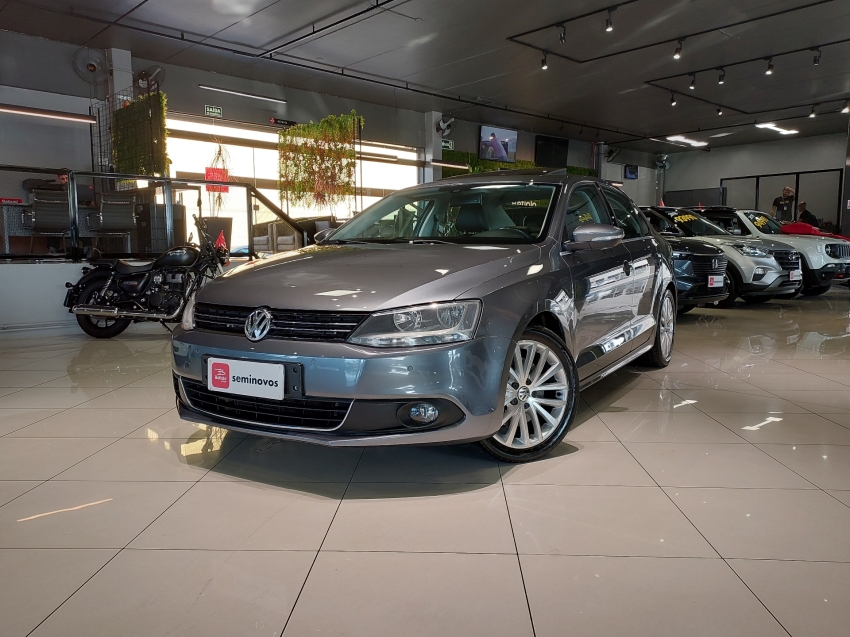 volkswagen jetta 2.0 tsi highline 211cv gasolina 4p tiptronic flex automatico 2014