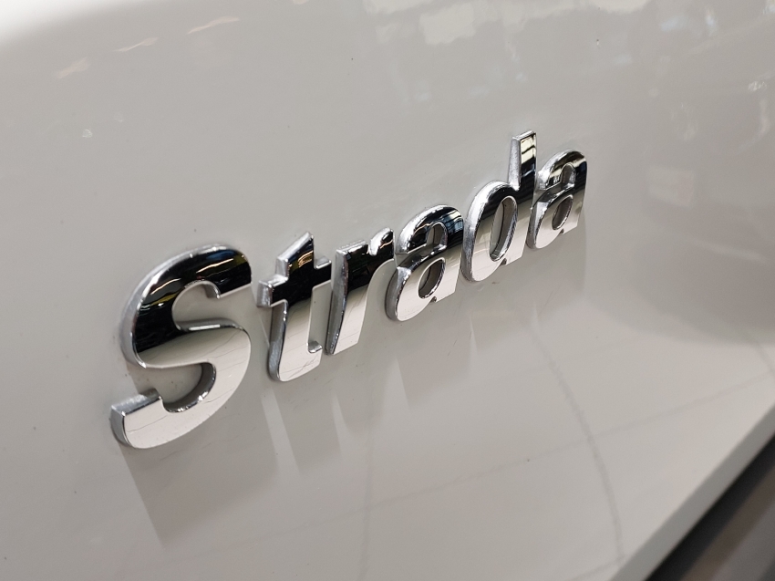 fiat strada 1.8 mpi adventure cd 16v flex 3p manual 2p 2015