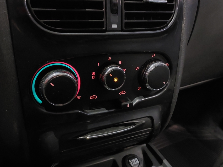 fiat strada 1.8 mpi adventure cd 16v flex 3p manual 2p 2015