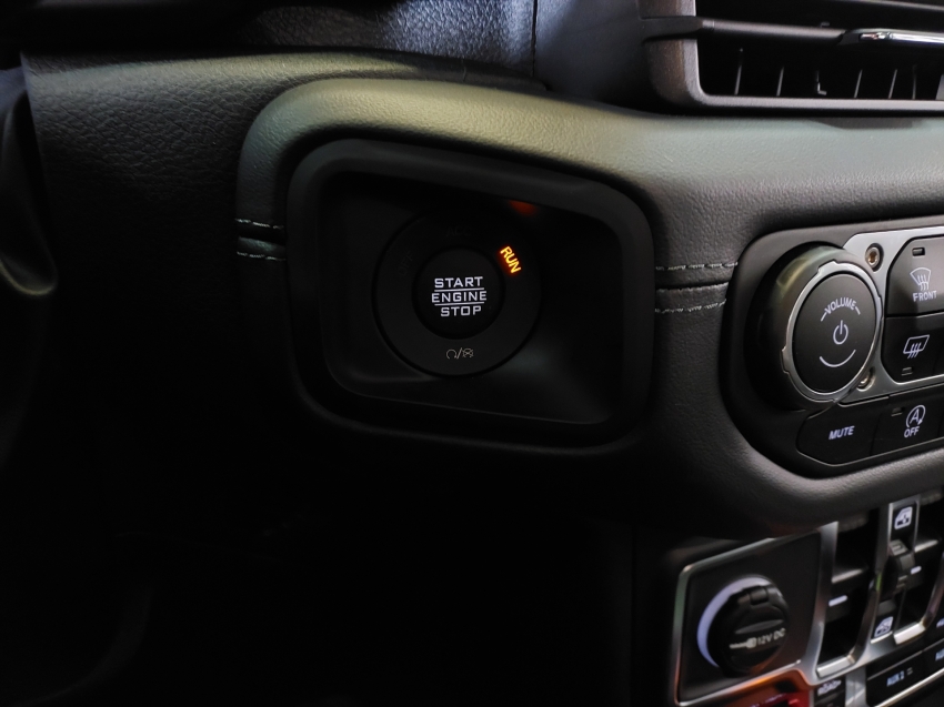 jeep wrangler 2.0 turbo gasolina rubicon 4p 4x4 at8 automatico 2025