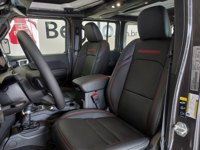 jeep wrangler 2.0 turbo gasolina rubicon 4p 4x4 at8 automatico 2025