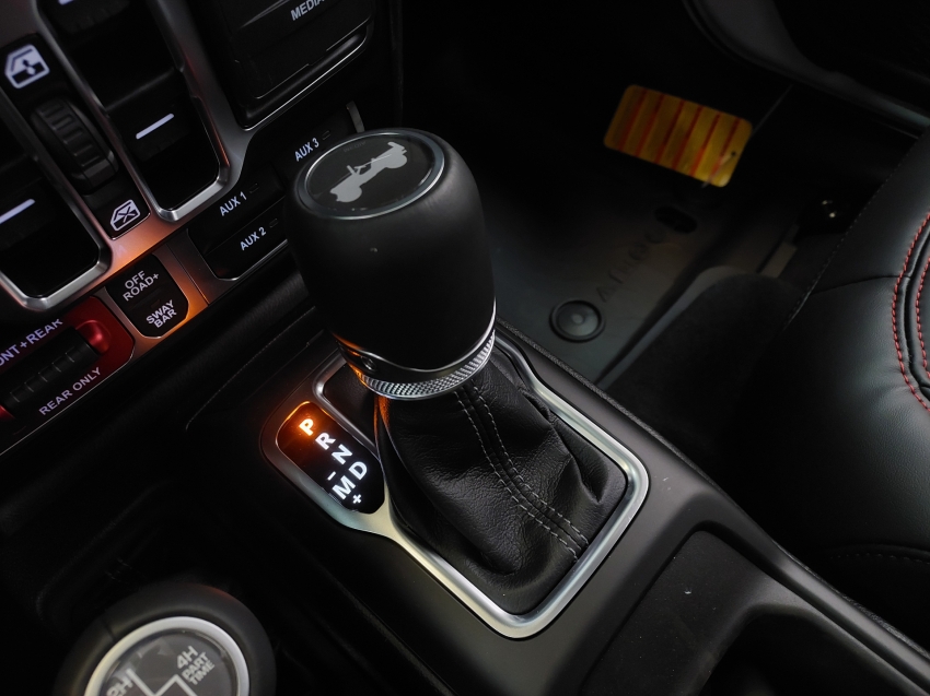 jeep wrangler 2.0 turbo gasolina rubicon 4p 4x4 at8 automatico 2025