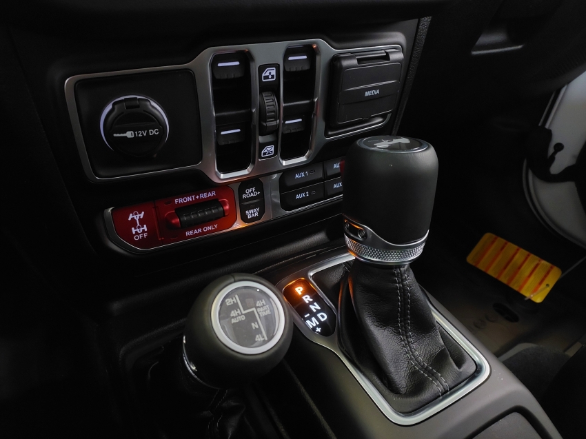 jeep wrangler 2.0 turbo gasolina rubicon 4p 4x4 at8 automatico 2025
