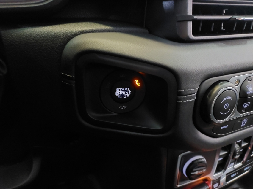 jeep wrangler 2.0 turbo gasolina rubicon 4p 4x4 at8 automatico 2025