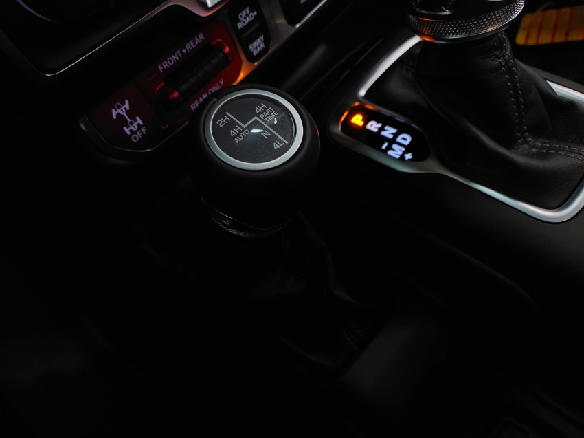 jeep wrangler 2.0 turbo gasolina rubicon 4p 4x4 at8 automatico 2025