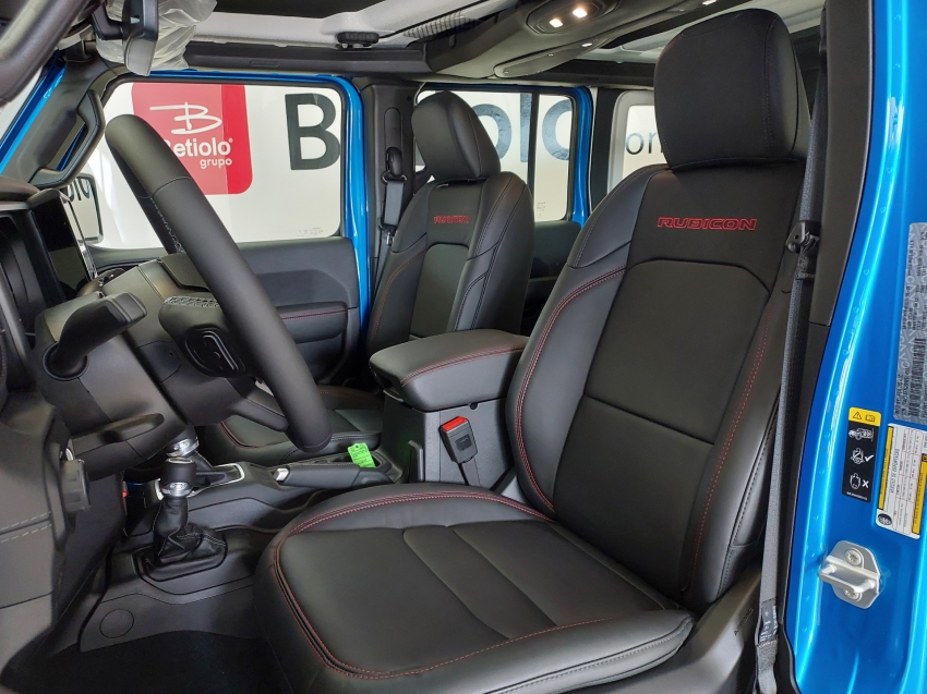jeep wrangler 2.0 turbo gasolina rubicon 4p 4x4 at8 automatico 2025