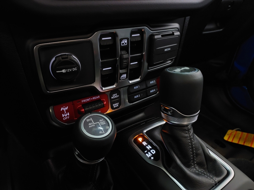 jeep wrangler 2.0 turbo gasolina rubicon 4p 4x4 at8 automatico 2025
