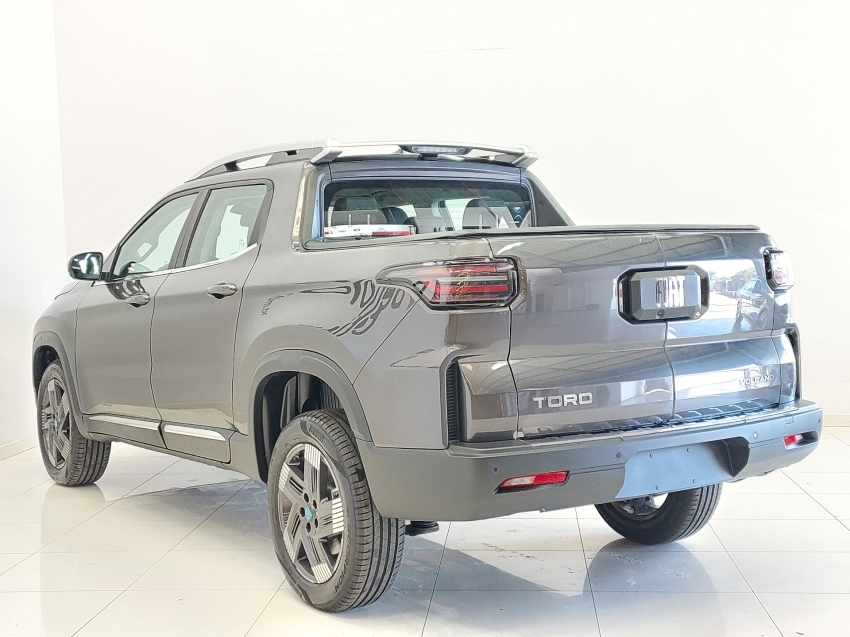 fiat toro 1.3 turbo 270 flex volcano at6 4p automatico 2026