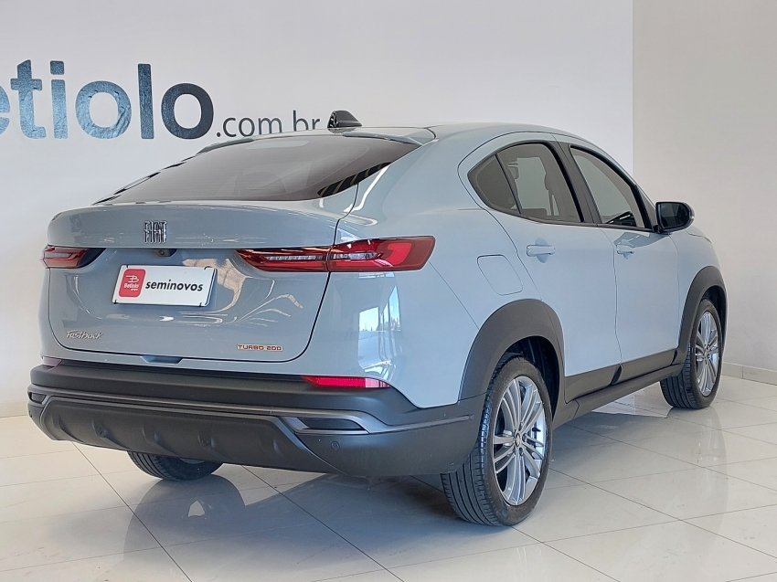 fiat fastback 1.0 turbo 200 flex cvt 4p automatico 2025