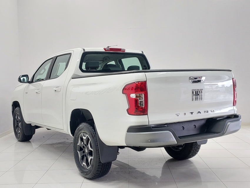 fiat titano 2.2 turbo diesel volcano 4x4 at8 4p automatico 2026