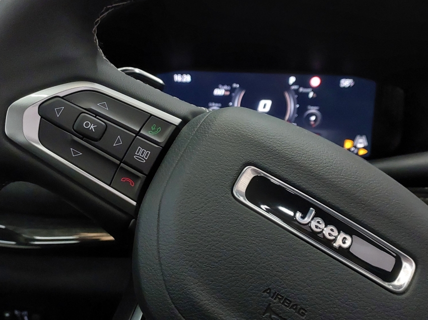 jeep commander 2.0 hurricane 4 turbo gasolina blackhawk at9 4p automatico 2026