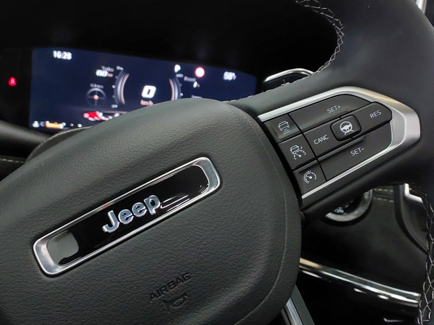 jeep commander 2.0 hurricane 4 turbo gasolina blackhawk at9 4p automatico 2026