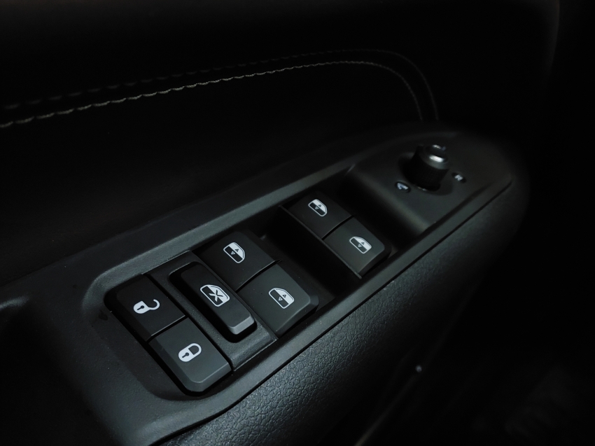 jeep commander 2.2 turbo diesel overland at9 4p automatico 2026
