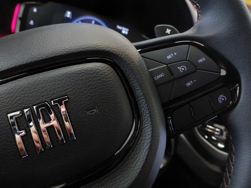 fiat toro 2.0 16v turbo diesel ranch 4wd at9 4p automatico 2025