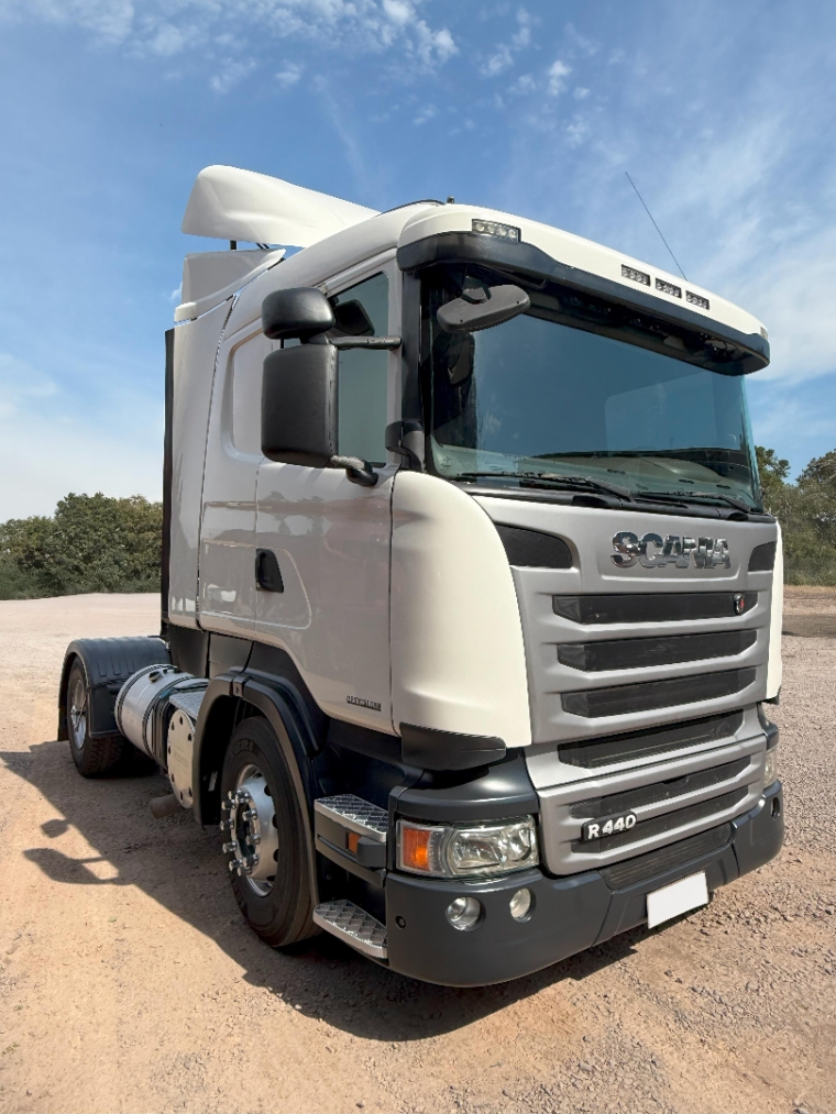 scania r 440 a 4x2 diesel 2p manual 2014